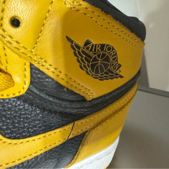 Nike Air Jordan 1 Retro High Size 4.5Y 575441-701 - Picture 7 of 10